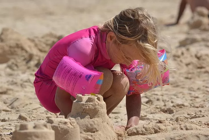 sand castle child girl pink preview