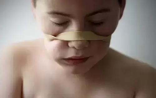 自闭症儿童重复动作的案例： 重复行为是自闭症的常见症状插图-6星连接