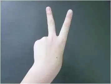 学龄前宝宝到底该不该学拼音（教宝宝拼音先学会拼音手指操）插图-22星连接