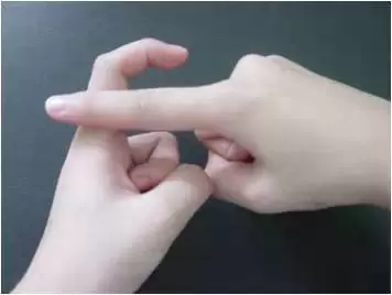 学龄前宝宝到底该不该学拼音（教宝宝拼音先学会拼音手指操）插图-8星连接