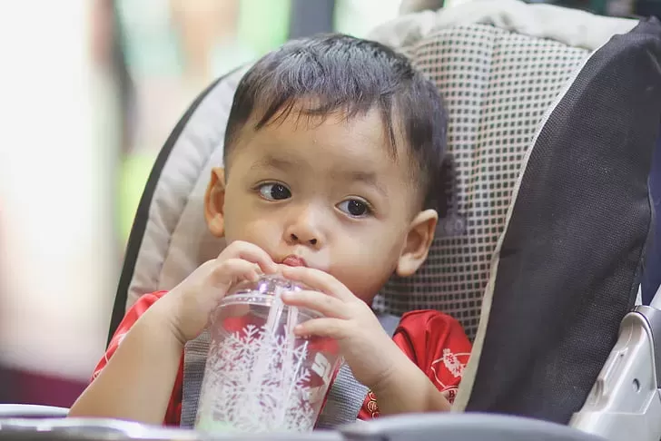 宝宝奶瓶怎么选择：选购婴儿奶瓶的几个要点插图-西米麦田
